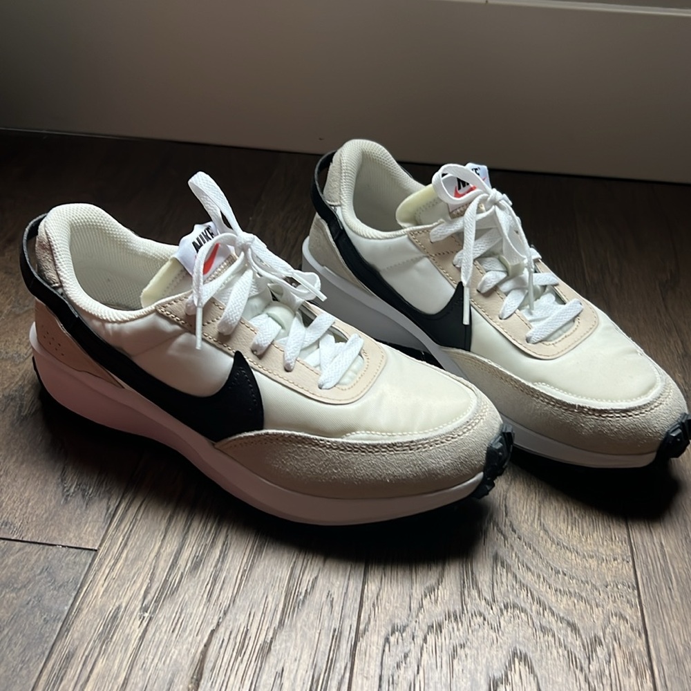 Nike waffle debut sand drift/black- phantom white size 9